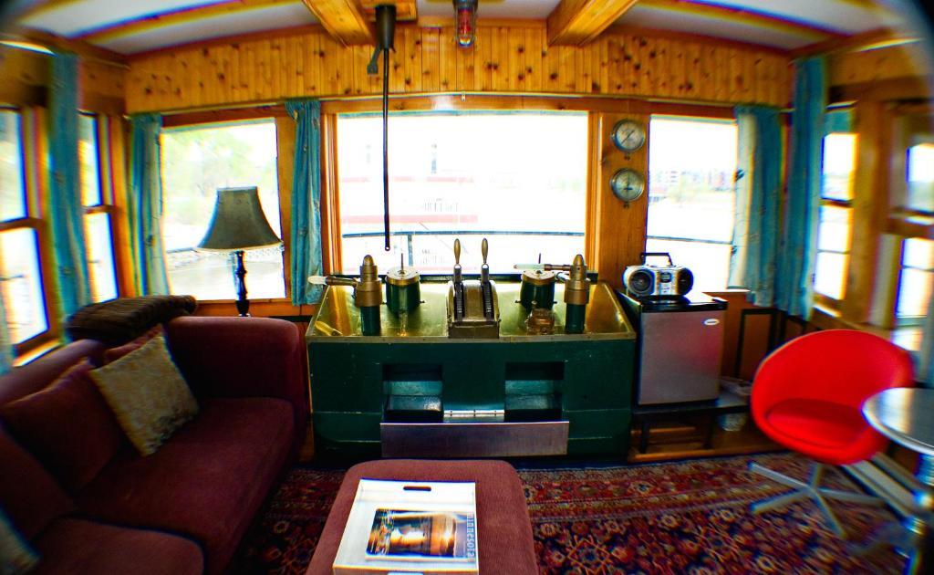 세인트폴 The Covington Houseboat B&B 객실 사진
