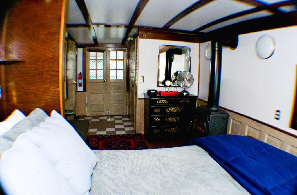 세인트폴 The Covington Houseboat B&B 객실 사진